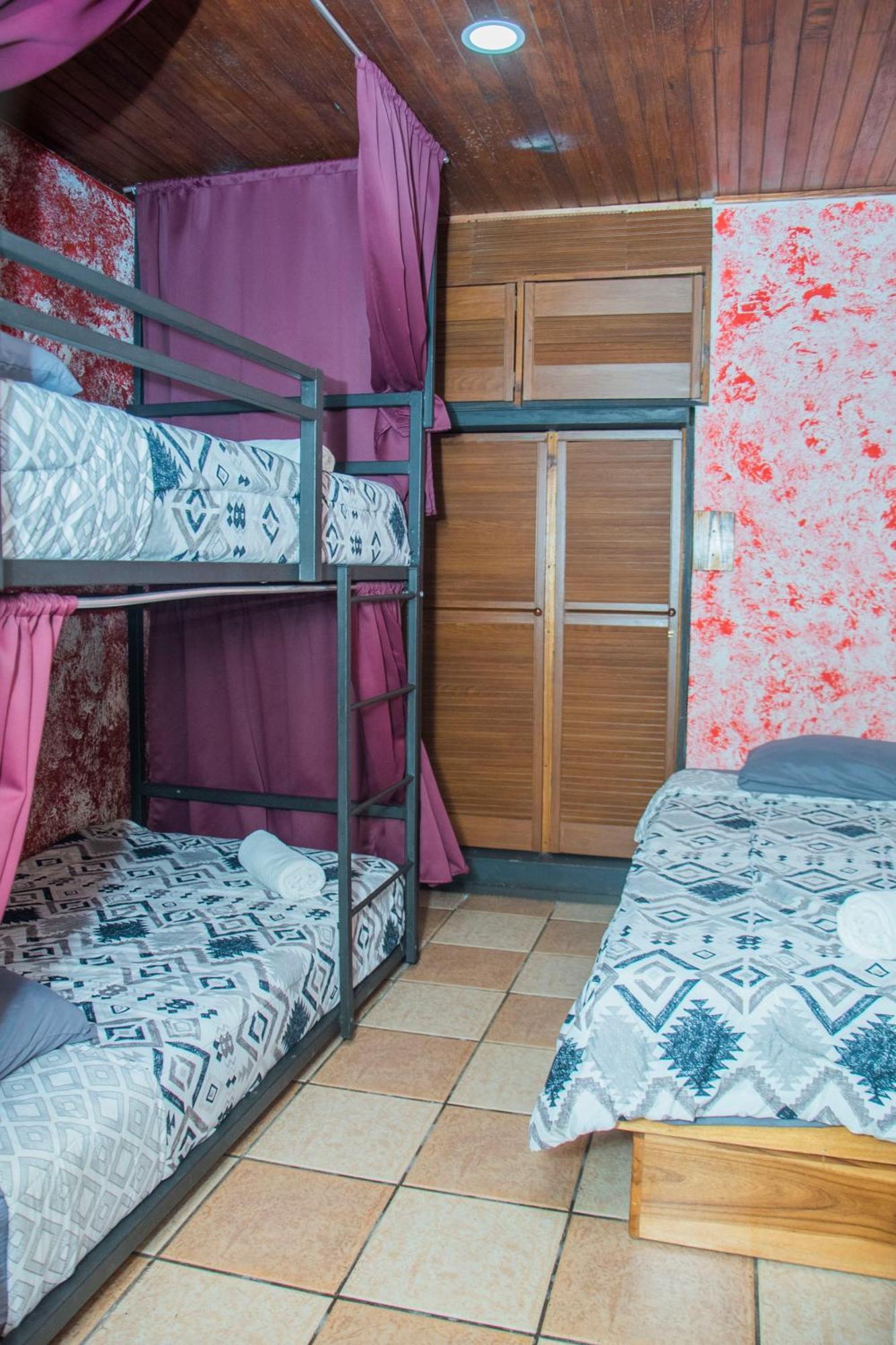 Gardens House, Airport Juan Santamaria, Alajuela, San Jose Hostel Kültér fotó