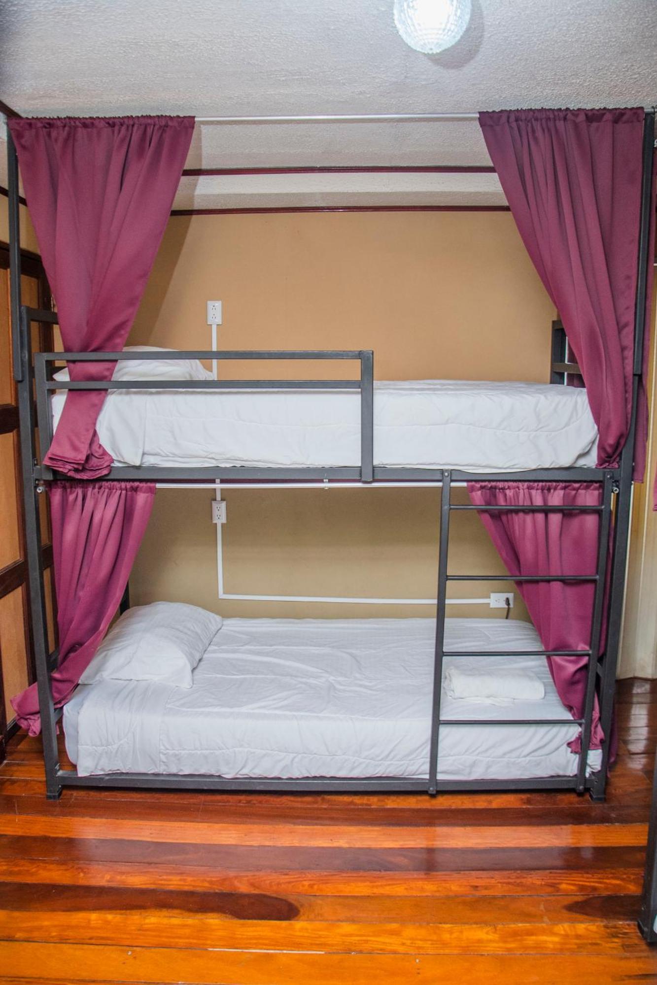 Gardens House, Airport Juan Santamaria, Alajuela, San Jose Hostel Kültér fotó