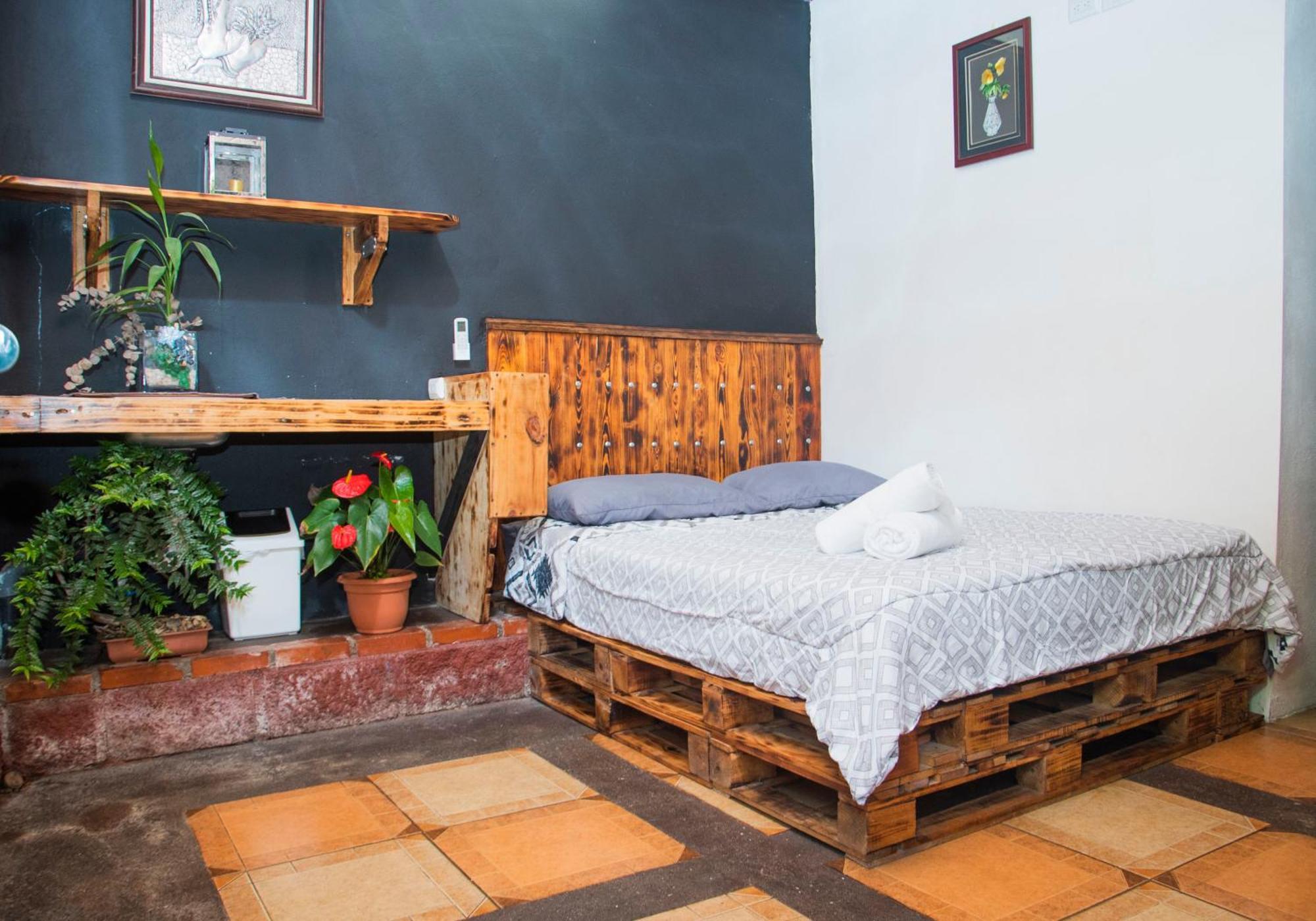 Gardens House, Airport Juan Santamaria, Alajuela, San Jose Hostel Kültér fotó