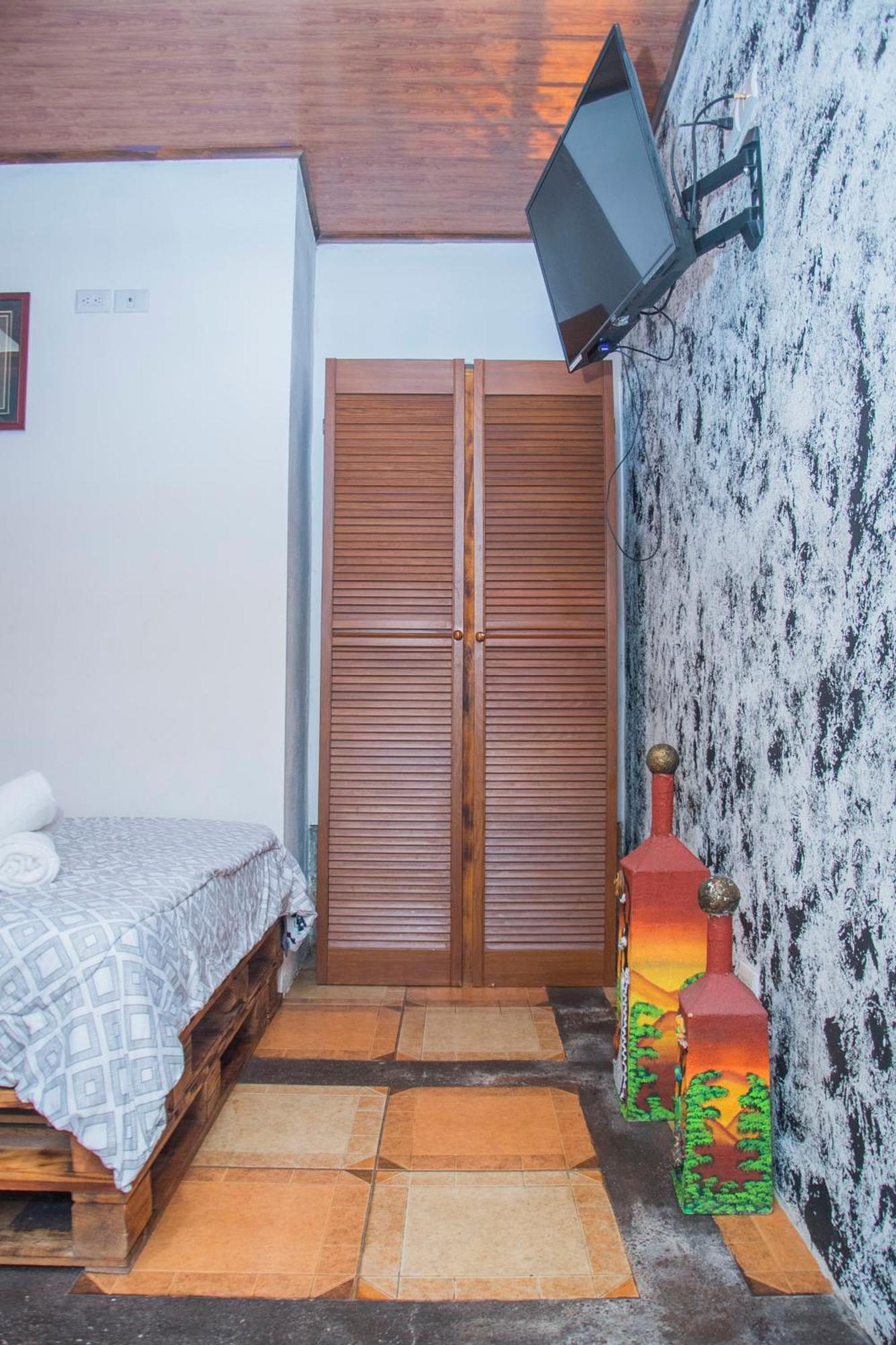 Gardens House, Airport Juan Santamaria, Alajuela, San Jose Hostel Kültér fotó